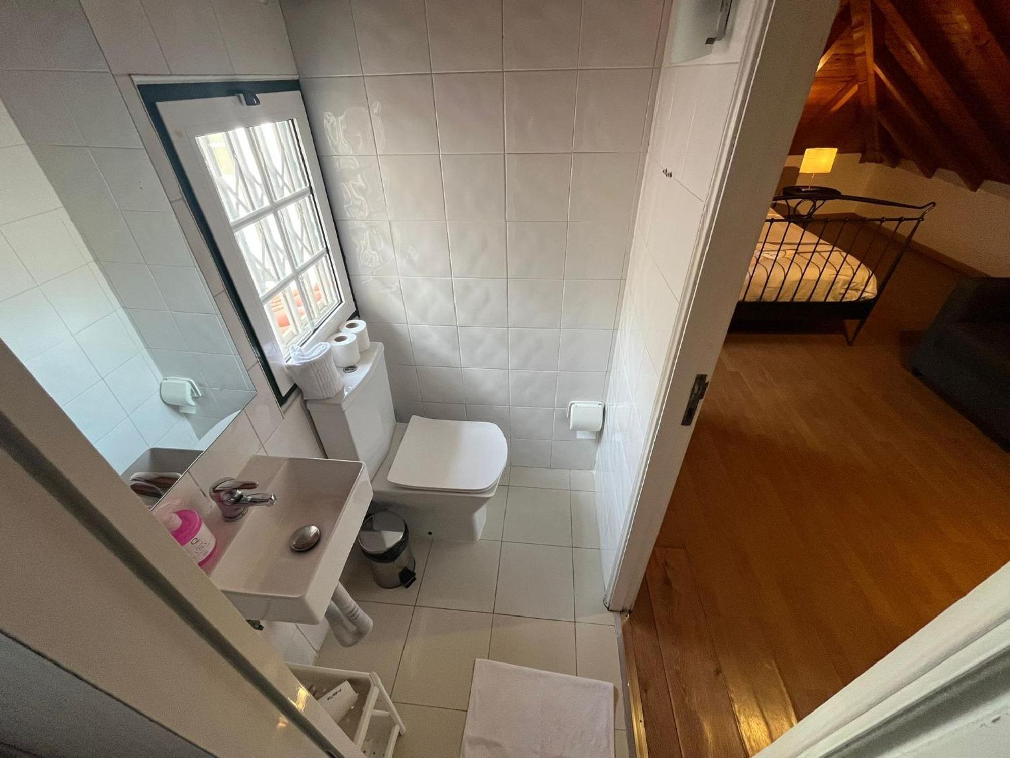 2 Bedroom, 2 Bathroom Apartment - Travessa Da Madalena Lissabon Exterior foto